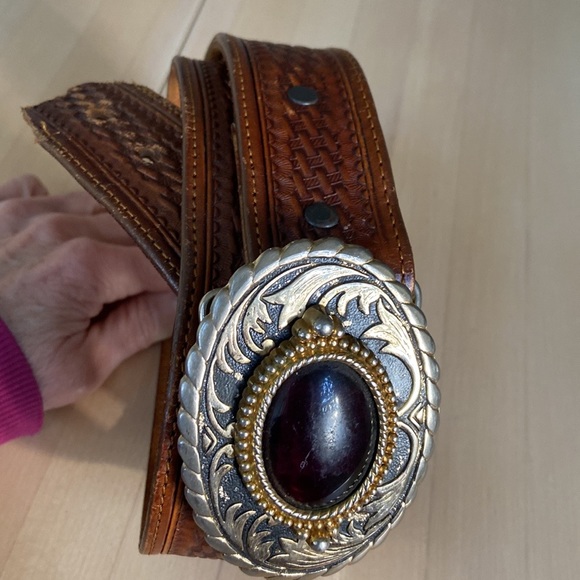 Leegin Vintage “Silver Creek Collection” Leather Belt Made in USA - Picture 2 of 13